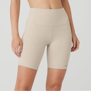 ALO YOGA High Waist Ivory/Oatmeal XS Biker Shorts